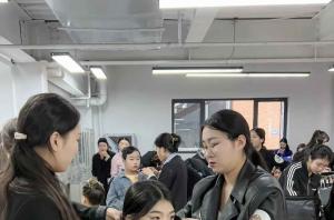 这3家化妆学校适合零基础学员，手把手教学