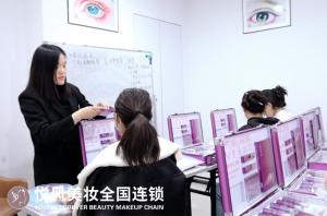 化妆培训那么多，零基础小白如何找到“对的那家”？