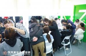 学化妆选悦风美妆学院：实现美妆梦想