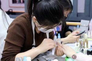 想学专业化妆？强推课程实用的悦风美妆学院